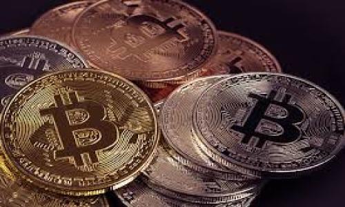 区块链金融的理念是指利用区块链技术来改进和创新金融系统的各个方面。这种理念的核心在于去中心化、透明性、可追溯性和智能合约等特性，这些特性有助于提高金融交易的效率、安全性和信任度。区块链金融不仅仅是将传统金融服务数字化，还试图通过技术手段解决现有金融体系中的一些问题，如高昂的交易成本、复杂的清算过程以及信息不对称等。

### 内容大纲

1. **引言**
   - 区块链金融的起源与发展
   - 区块链与传统金融的区别

2. **区块链的基本原理**
   - 区块链的定义及工作机制
   - 去中心化的优势
   - 数据不可篡改性

3. **区块链金融的主要应用场景**
   - 数字货币与支付
   - 供应链金融
   - 资产证券化
   - 智能合约在金融中的应用

4. **区块链金融的优势和挑战**
   - 提高透明度与安全性
   - 降低成本与时间
   - 法律问题与监管挑战
   - 技术成熟度与用户接受度

5. **区块链金融的未来趋势**
   - 未来技术的发展方向
   - 行业整合与市场竞争
   - 可能的政策与监管框架

6. **结论**
   - 总结区块链金融的意义与影响

### 详细内容

引言
区块链金融的概念随着区块链技术的诞生而逐渐形成。它代表了一种基于区块链底层技术的金融创新，旨在通过去中心化的方式来改善传统金融体系中的诸多问题。区块链能够以透明、安全、高效的方式来承载金融交易，在全球范围内引发了广泛的讨论与实践。

区块链的基本原理
区块链是由一系列区块组成的链式数据结构，每个区块都包含若干交易记录。这些区块通过加密算法连接在一起，确保数据的不可篡改和可追溯性。在区块链网络中，不再需要中心化的中介机构，所有的参与者都可以直接进行交易，极大地提高了交易的效率。

去中心化是区块链的核心特征，这一特征不仅提升了金融交易的透明度，也降低了信任成本。数据的不可篡改性保证了交易的安全性，参与者可以在无信任的环境中相互进行交易，而不必担心信息被伪造或篡改。

区块链金融的主要应用场景
在金融领域，区块链技术的应用场景十分广泛。首先是数字货币与支付，像比特币、以太坊等数字货币在全球范围内流通，为用户提供了一种新的支付方式。其次，供应链金融利用区块链记录每一个环节的交易，提高了融资的透明度，降低了风险。

资产证券化是另一个重要的应用场景，通过区块链技术，可以将传统资产进行数字化处理，实现更高效的资产交易和流动性。同时，智能合约技术也开始在金融领域得到重视，它能够自动执行合同条款，进一步提高交易的效率。

区块链金融的优势和挑战
区块链金融所带来的诸多优势在于提高了透明度和安全性，因为所有交易都记录在公开的账本上，而去中心化的结构也减少了对中介的依赖。此外，区块链可以有效降低交易成本与时间，提高金融服务的效率。

然而，挑战依然存在，包括法律法规方面的风险，例如如何对区块链交易进行合规监管、如何保护用户的隐私与数据安全等。这些问题需要各国金融监管机构与行业共同探讨与解决。

区块链金融的未来趋势
展望未来，区块链金融可能将在技术上持续发展，特别是在扩展性与性能方面。同时，随着市场的成熟，行业会趋于整合，可能会出现新的竞争格局。此外，全球各国的政策与监管框架也将影响区块链金融的发展进程。

结论
区块链金融的兴起，无疑为传统金融产业带来了深远的影响。虽然挑战仍然存在，但随着技术的进步与市场的成熟，未来区块链金融有望为人们提供更加便捷、安全的金融服务。

### 相关问题

1. **区块链金融如何改变传统金融系统？**
2. **区块链在数字货币中的应用与影响是什么？**
3. **智能合约在区块链金融中的作用是什么？**
4. **区块链金融面临的主要法律与监管挑战有哪些？**
5. **供应链金融如何利用区块链技术提高效率？**
6. **未来区块链金融有哪些发展趋势和潜力？**

接下来将逐一详细介绍上述问题。